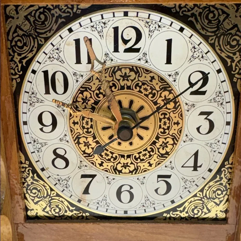 Elegant Brown Wooden Mantel Clock